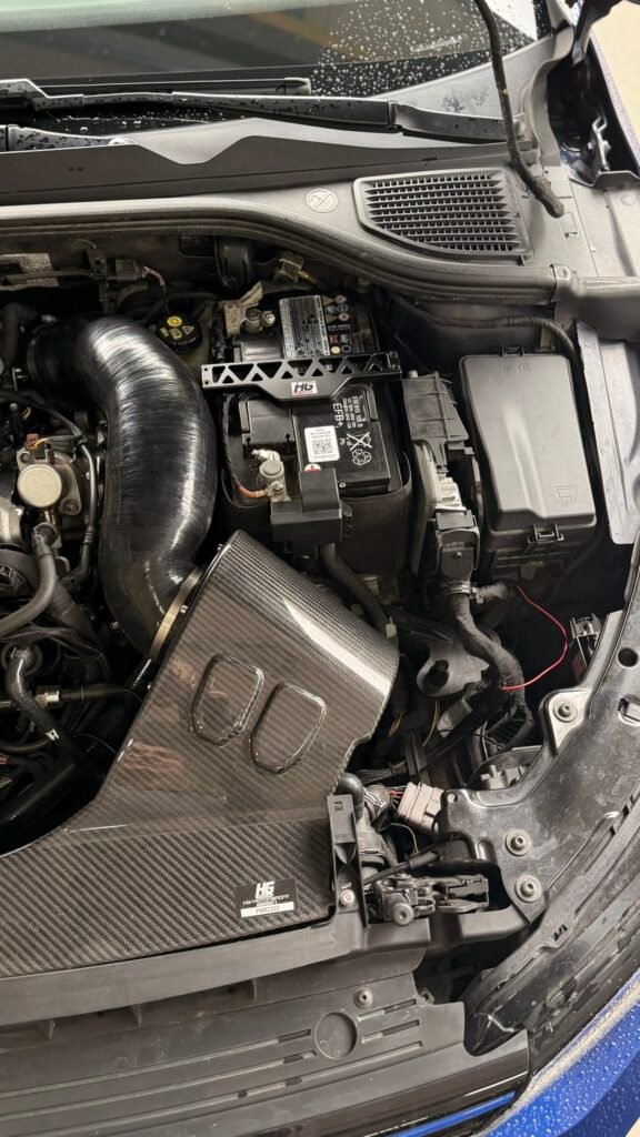 HG Motorsport BATTERY HOLDER - looking sexy! img 7157
